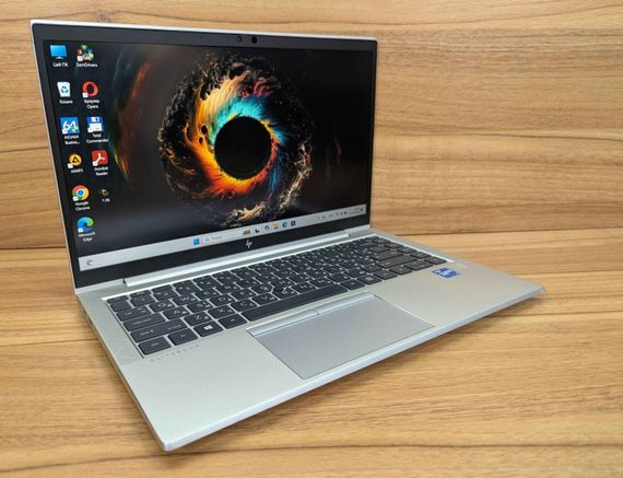 Ультрабук HP EliteBook 840 G8 / 14" (1920x1080) IPS / Intel Core i7-1185G7 (4 (8) ядра по 3.0 - 4.8 GHz) / 16 GB DDR4 / 512 GB SSD / Intel Iris Xe Graphics / WebCam / TouchID / Windows 11 б/в + Подарунок Бездротова миша / USB | Зображення 4