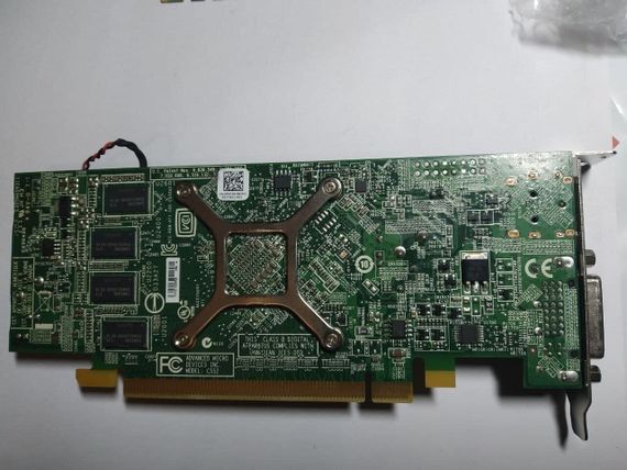 Дискретная видеокарта AMD Radeon R7 250, 2 GB DDR3, 128-bit / 1x DVI, 1x DisplayPort / Для корпусов форм-фактора Tower + Переходник DVI-VGA б/у | Зображення 2