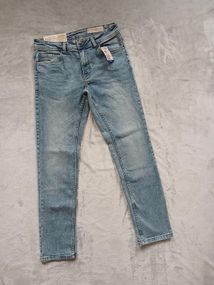 Джинси завужені slim 38/32