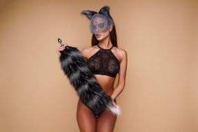 Анальний хутряний пухнастий хвіст без пробки, Чорнобурий з білим кінчиком, OKOVA 60 см. Sex Aura