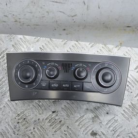 Блок керування клімат контролем Mercedes W203 2000-2007 Панель пічки кондиціонера Мерседес в203 A2038301785