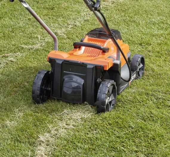 Газонокосарка акумуляторна Black&Decker BCMW3336L2 | Зображення 4