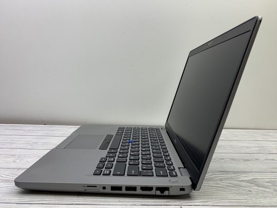 Ультрабук Б-клас Dell Latitude 5411 / 14" (1920x1080) IPS / Intel Core i7-10850H (6 (12) ядра по 2.7 - 5.1 GHz) / 8 GB DDR4 / 256 GB SSD / Intel UHD Graphics / WebCam б/в | Зображення 5
