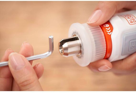 Аккумуляторная отвертка BLACK+DECKER BCRTA01 | Зображення 1