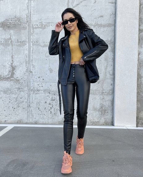 Женские лосины из экокожи на пуговицах NA921 цвет черный, размер 42/44 | Зображення 4