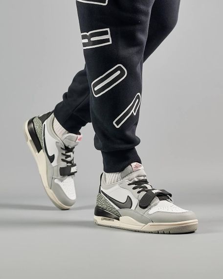 Кроссовки  Air Jordan Legacy 312 Low M Grey White Black , Вьетнам A1385 44 28 | Зображення 2