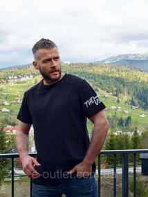 Чоловіча футболка SOLINNA оверсайз із принтом на рукаві, турецький кулір, великі розміри 42-60 Чорний, 50-52