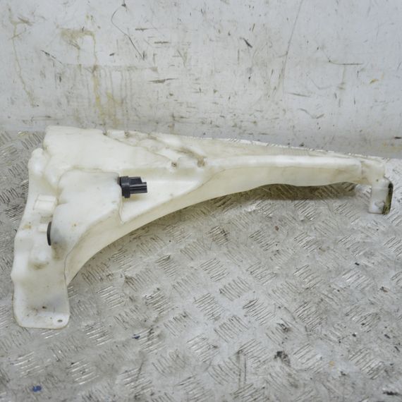 Бачок омивача скла Volvo V50 2004-2012 Бак склоомивача Вольво в50 4N5113K163AC