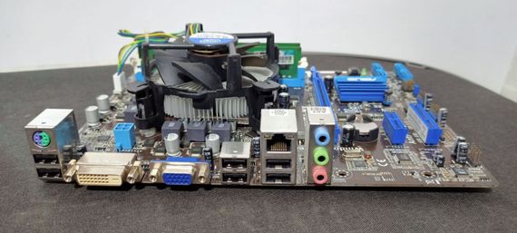 Комплект: Материнська плата Asus P8H61-MX / Intel Core i5-2500 (4 ядра по 3.3 - 3.7 GHz) / Socket LGA 1150 / 8 GB DDR3 / кулер б/в | Зображення 1