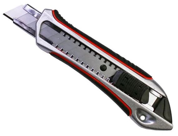 Нож выдвижное сегментное лезвие 18 мм SK5 фиксатор Zn/TPR/ABS YATO YT-75121