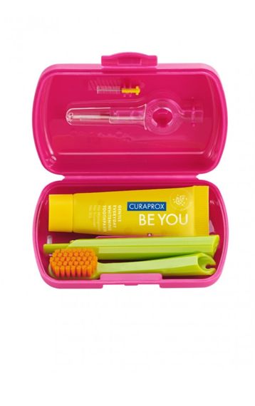 Дорожній набір Curaprox TSBY/Travel Set: розкладна щітка CS5460 Ultra Soft, міні-паста BE YOU, 10мл., йоржики: 07 та 09 з одним тримачем та тревел-кейс. 6 варіантів кольору кейсу в асортименті. | Зображення 1