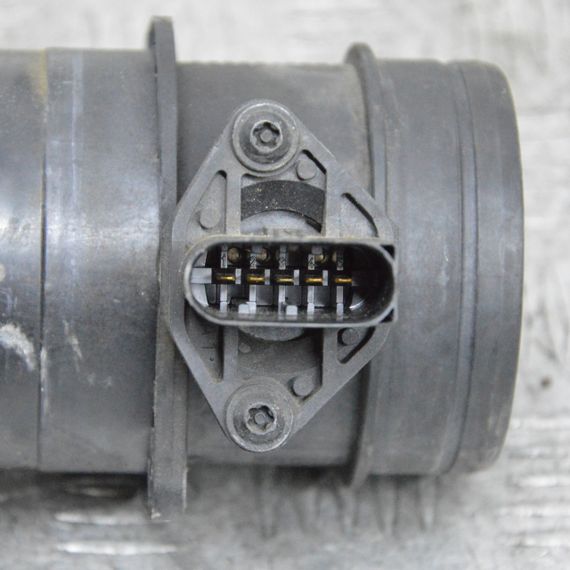 Витратомір повітря Volkswagen Golf Passat 1997-2010 Датчик масової витрати повітря Фольксваген 071906461B | Зображення 3