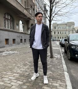 Класичний костюм