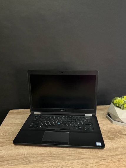 Ультрабук Б-клас Dell Latitude E5470 / 14" (1920x1080) TN / Intel Core i5-6300HQ (4 ядра по 2.3 - 3.2 GHz) / 8 GB DDR4 / 256 GB SSD / Intel HD Graphics 530 / WebCam / Win 11 б/в | Зображення 1