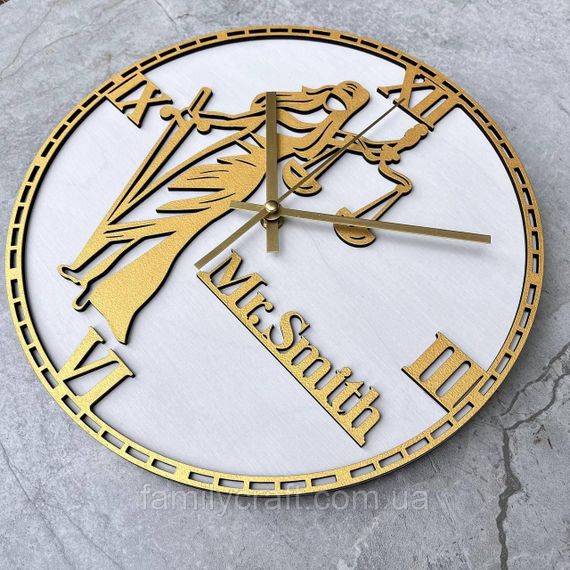 Настінний годинник з дерева для юриста з Фемідою Подарунок адвокату, судді, іменний декор кабінету | Зображення 5