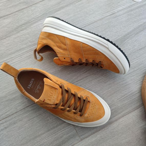 Кросівки чоловічі жовтого кольору 43 розмір