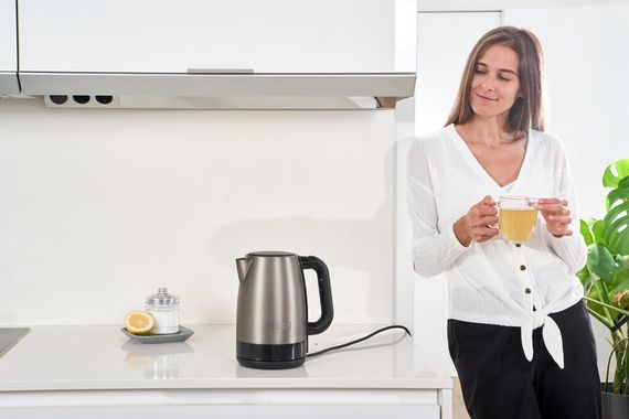 Електрочайник BLACK+DECKER BXKE2201E | Зображення 5