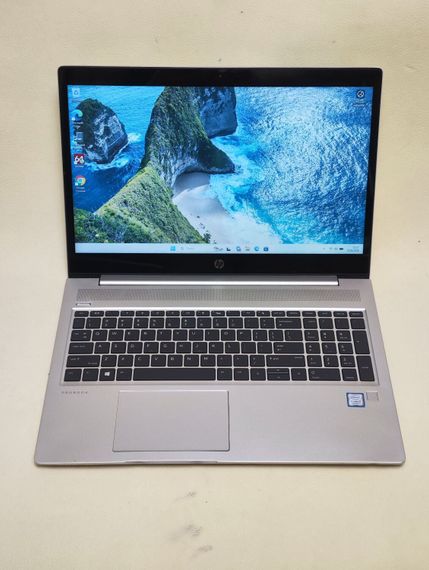 Ноутбук HP ProBook 450 G6 / 15.6" (1366x768) TN Touch / Intel Core i5-8265U (4 (8) ядра по 1.6 - 3.9 GHz) / 8 GB DDR4 / 256 GB SSD / Intel UHD Graphics 620 / WebCam б/у | Зображення 1