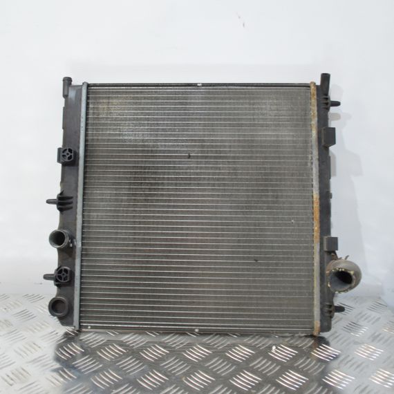Радіатор основний 1.4 VTI Peugeot 207 2006-2012 Радіатор води Пежо 207 9680115580