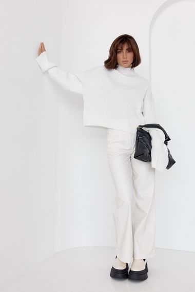 Однотонный женский свитер oversize фасона молочный цвет M | Зображення 2