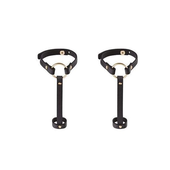 Пара браслетів на зап'ясті і палець Bijoux Indiscrets MAZE Hand Bracelet Harness Black, екошкіра | Зображення 1