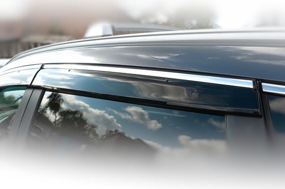 Ветровики с хром молдингом (4 шт, HIC) для Honda CRV 2017-2022 гг | Зображення 1