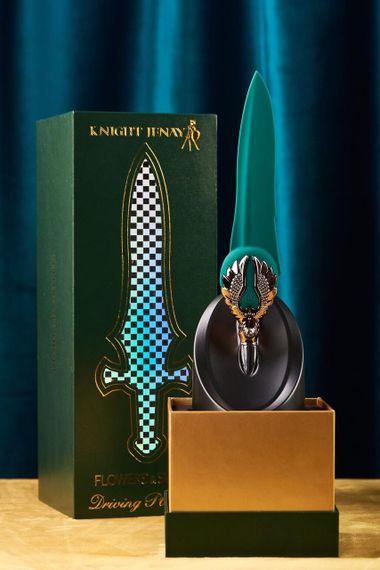 Вишуканий вібратор-набір Knight Jenay FLOWERS & SWORD: Маска, Стрічка, Лубрикант у комплекті для еротичних ігор | Зображення 6