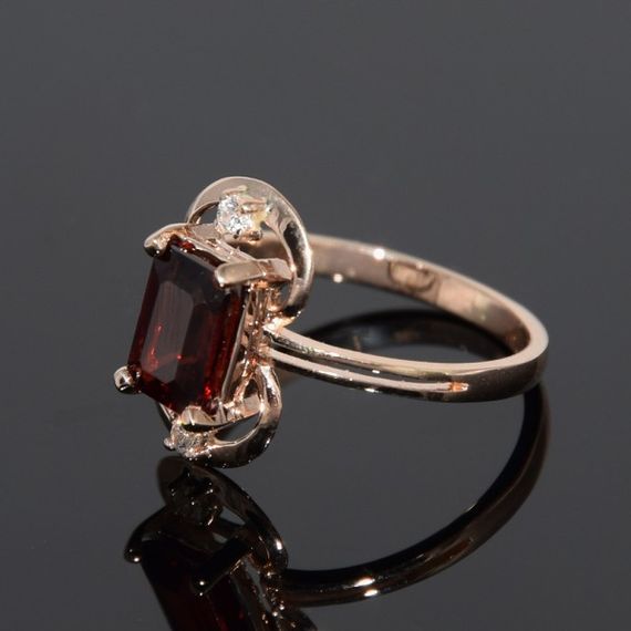 Кольцо из красного золота с гранатом 19 | Зображення 1