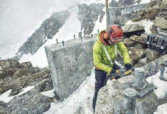 Акумуляторна болгарка DeWalt з АКБ та ЗП DCG418X2 | Зображення 1