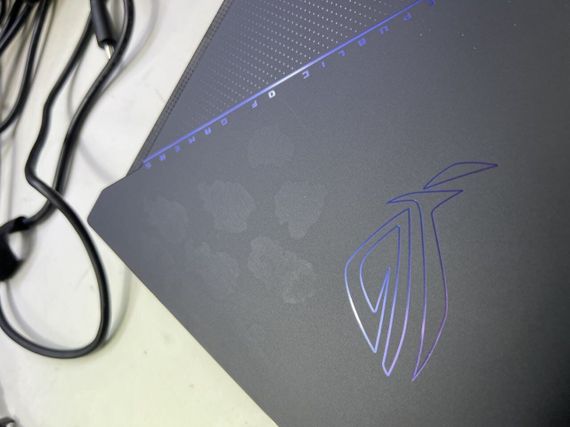 Ігровий ноутбук Б-клас Asus ROG Zephyrus Duo GX650PY / 16" (2560x1600) OLED Touch / AMD Ryzen 9 7945HX (16 (32) ядер по 2.5 - 5.4 GHz) / 32 GB DDR5 / 960 GB SSD / nVidia GeForce RTX 4090, 16 GB GDDR6, 256-bit / WebCam б/в | Зображення 6