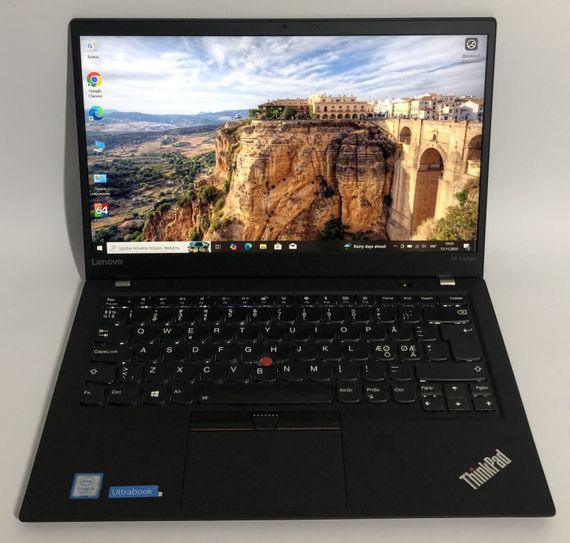 Ультрабук Lenovo ThinkPad X1 Carbon G5 / 14" (1920x1080) IPS / Intel Core i5-7200U (2 (4) ядра по 2.5 - 3.1 GHz) / 8 GB DDR3 / 256 GB SSD / Intel HD Graphics 620 / WebCam / Win 10 Pro б/у | Зображення 1