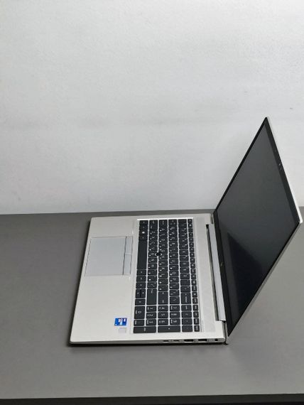 Ультрабук HP EliteBook 850 G8 / 15.6" (1920x1080) IPS / Intel Core і7-1185G7 (4 (8) ядра по 3.0 - 4.8 GHz) / 16 GB DDR4 / 512 GB SSD / Intel Iris Xe Graphics / WebCam / Win 10 б/в | Зображення 3