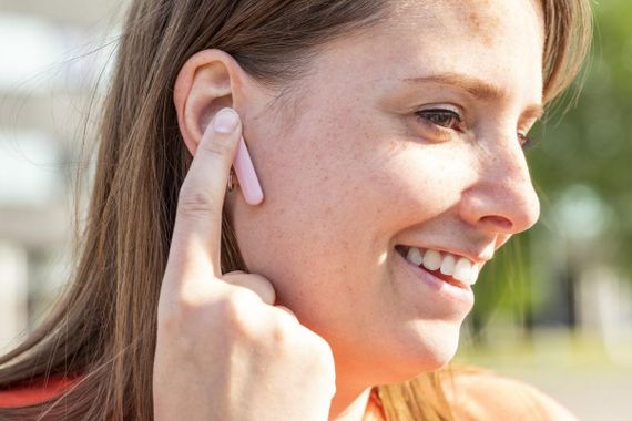 Наушники Trust Primo Touch True Wireless Mic Pink (23782_TRUST) | Зображення 1