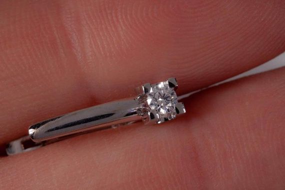 Сережки из белого золота с бриллиантами | Зображення 4