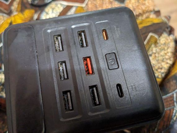 Повербанк Hoco 100000mAh 65W з швидкою зарядкою для ноутбука PD 6 USB 2 Type-C PowerBank з ліхтарик  бу глюче | Зображення 4