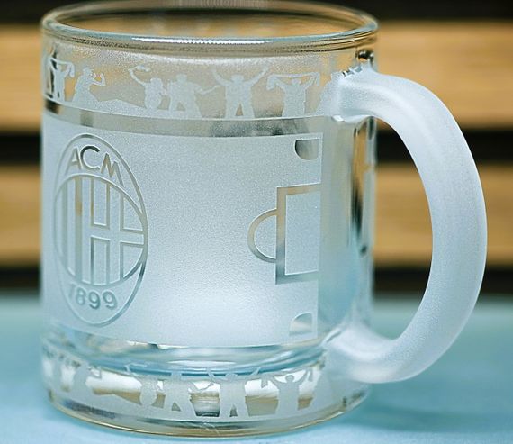 Скляна чашка 320 мл ФК Мілан AC Milan  з гравіюванням подарунок для фаната  футбольна кружка кругова | Зображення 3