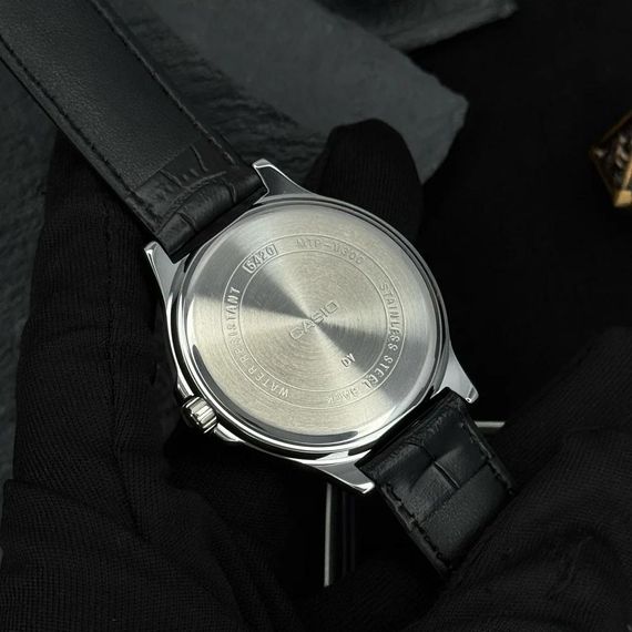 Чоловічий годинник Casio MTP-V300L-1A | Зображення 3