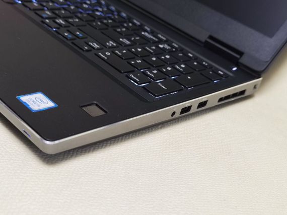 Мобильная рабочая станция Dell Precision 7530 / 15.6" (1920x1080) IPS / Intel Core i9-8950HK (6 (12) ядер по 2.9 - 4.8 GHz) / 16 GB DDR4 / 256 GB SSD / nVidia Quadro P1000, 4 GB GDDR5, 128-bit / WebCam б/у | Зображення 3