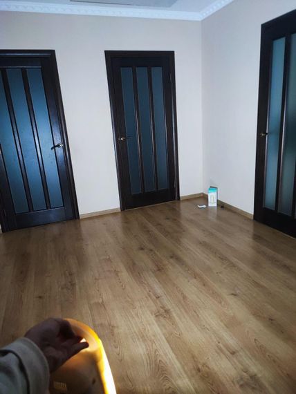 Акумуляторний потужний ліхтар лампа з зарядкою від розетки 220 у ліхтарик з функцією Power Bank 4800 mah | Зображення 3