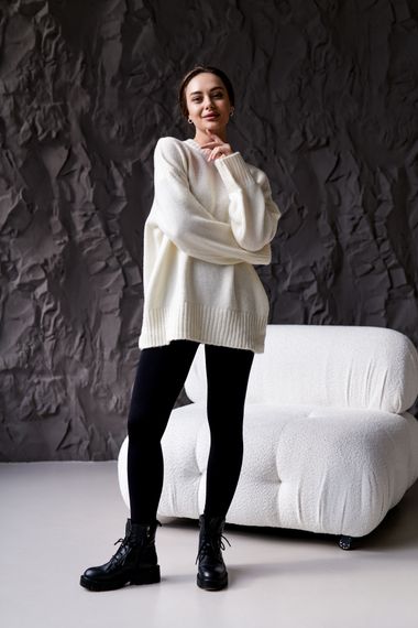 Светр жіночий