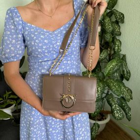 Сумка жіноча через плече крос-боді маленька стильна на ланцюжку Бежева