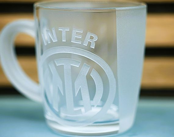 Подарочная стеклянная чашка для чая и кофе 350 мл с  гравировкой лого футбольного клуба ФК Интер | Зображення 2