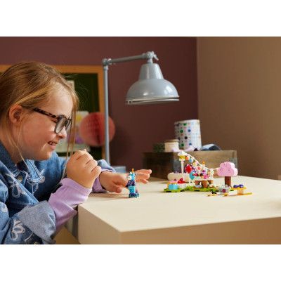 Конструктор LEGO Animal Crossing Вечірка з нагоди дня народження Julian 170 деталей (77046) | Зображення 1
