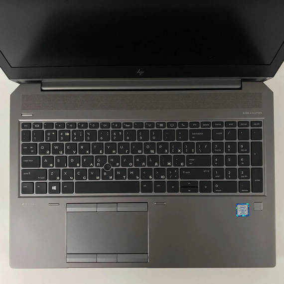 Мобильная рабочая станция Б-класс HP ZBook 15 G5 / 15.6" (1920x1080) IPS / Intel Core i7-8850H (6 (12) ядра по 2.6 - 4.3 GHz) / 16 GB DDR4 / 250 GB SSD / nVidia Quadro P1000, 4 GB GDDR5, 256-bit / Fingerprint / WebCam / HDMI б/у + Подарок Мышь / USB | Зображення 2