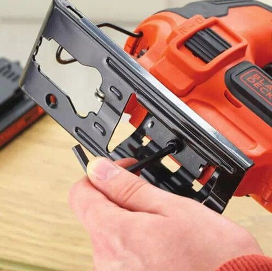 Лобзик електричний акумуляторний Black&Decker без АКБ та ЗП BDCJS18N | Зображення 1