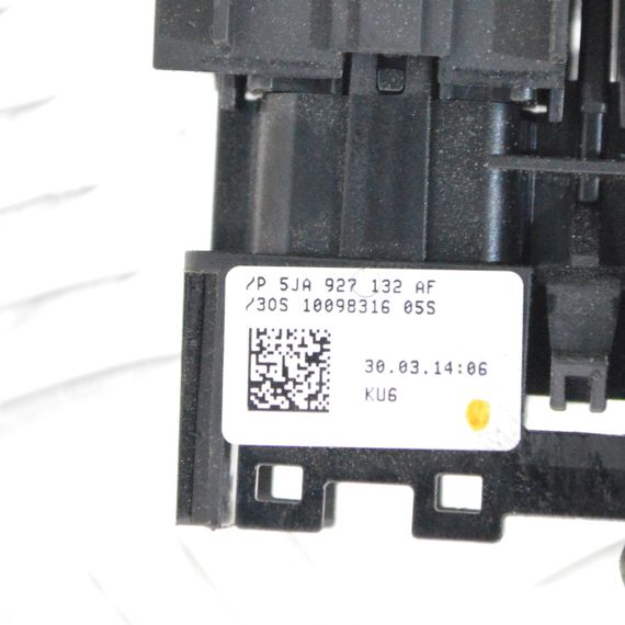 Блок кнопок центральної консолі Skoda Rapid 2012-2019 Блок кнопок в торпедо Шкода Рапід 5JA927132AF | Зображення 2