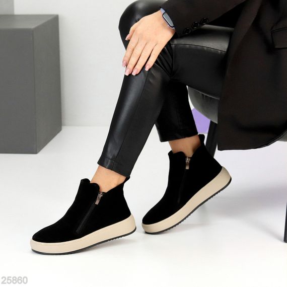 Лаконічні чорні замшеві зимові черевики на дві блискавки | Зображення 4