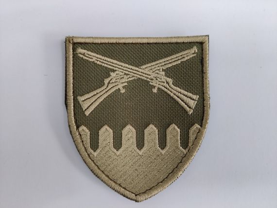 Шевроны  Щиток "Два ружья" с вышивкой