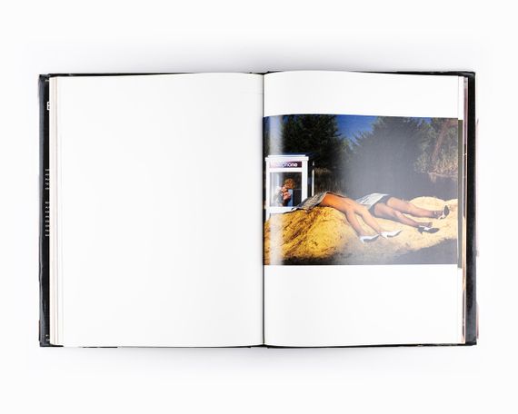 Книга з fashion-фотографії Guy Bourdin: Exhibit A. Б/У альбоми відомих фотографів роботи Гі Бурдена | Зображення 6