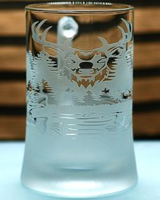 Пивной бокал 670 мл для охотника кружку с природой с гравировкой подарок для рыбака